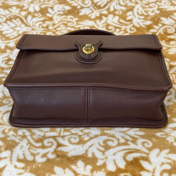 1990's Vintage Coach Willis Bag, Style P-9927, Mahogany - Picture 5 of 16